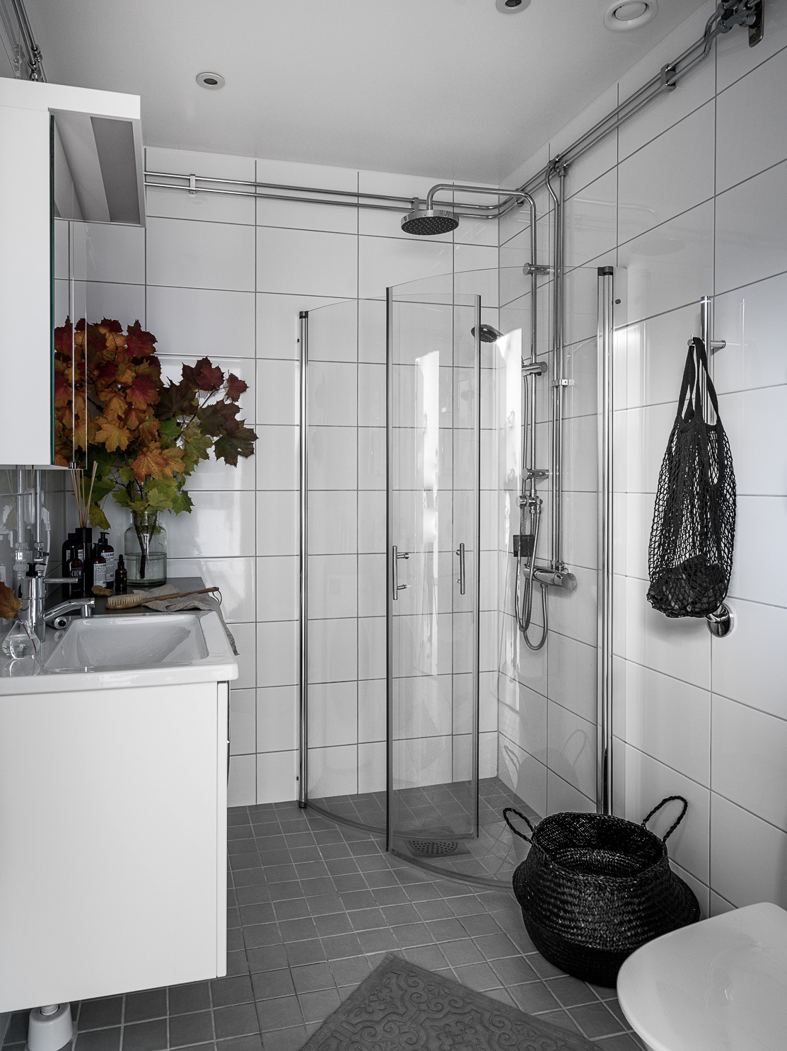 Home tour: Skrå vægge og fede lamper | KreaVilla