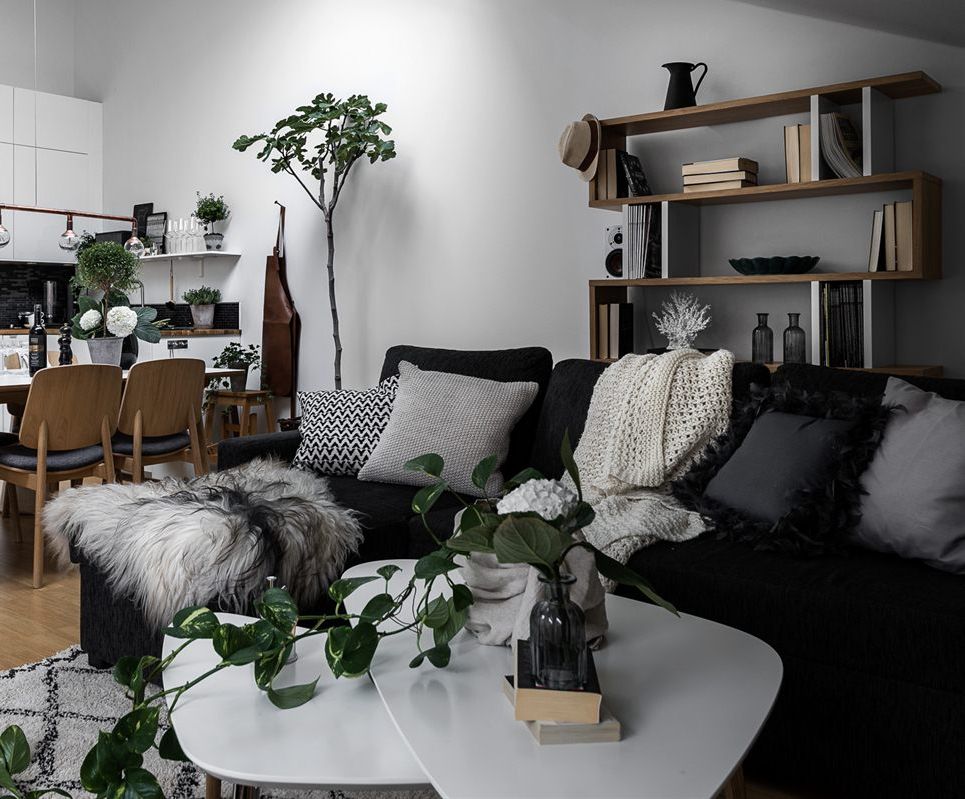 Home tour: Skrå vægge og fede lamper | KreaVilla