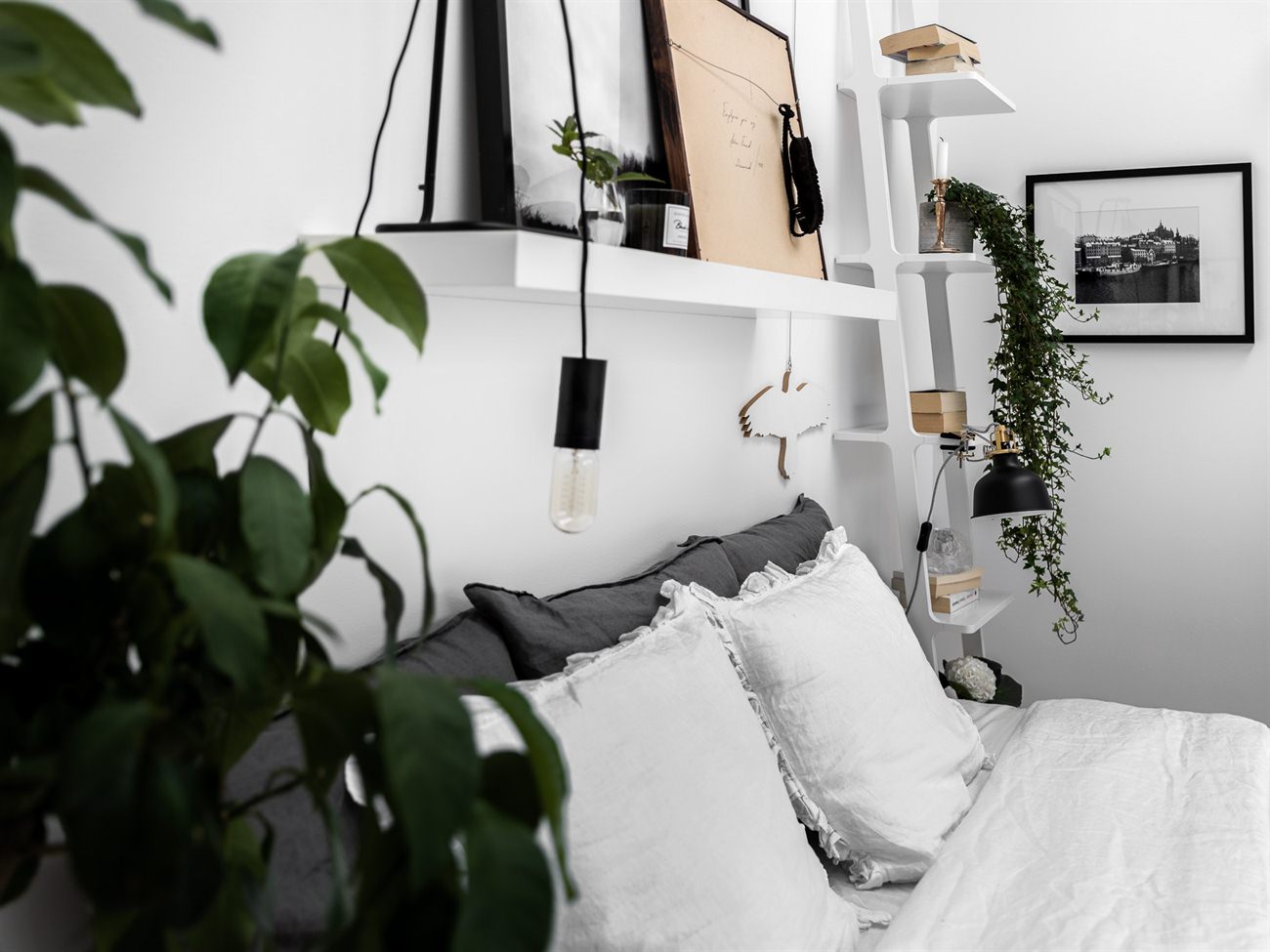 Home tour: Skrå vægge og fede lamper | KreaVilla